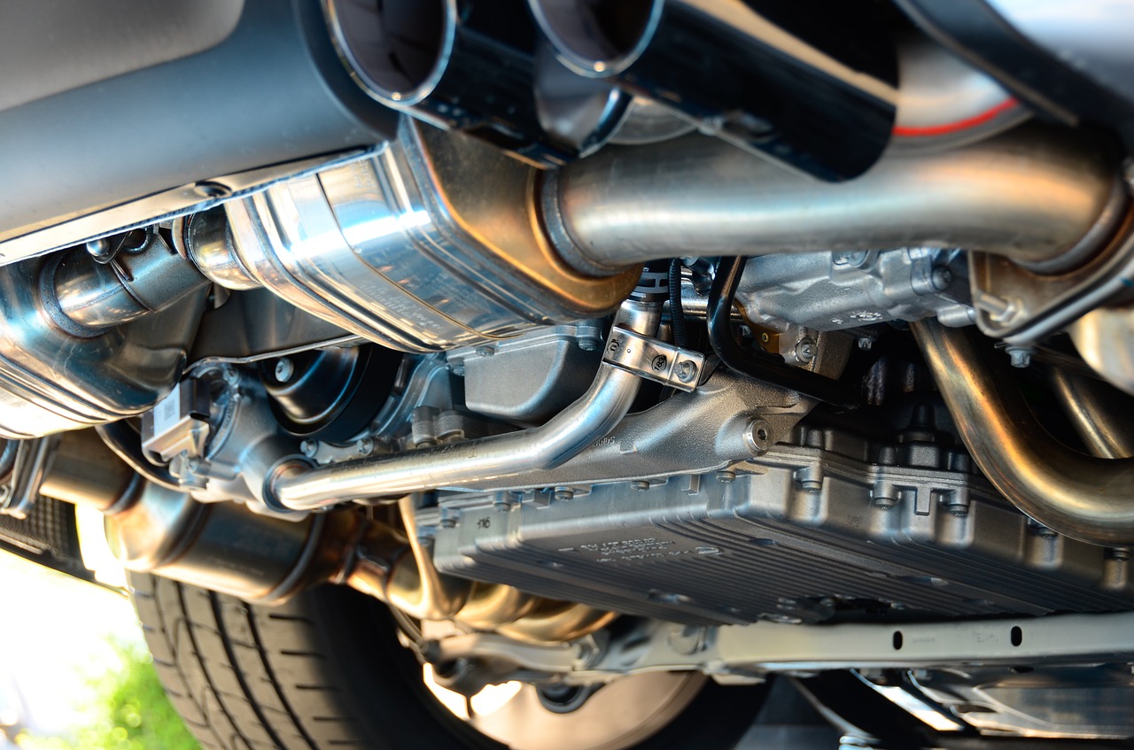 5 Ways to Tell Your Exhaust System Needs Maintenance